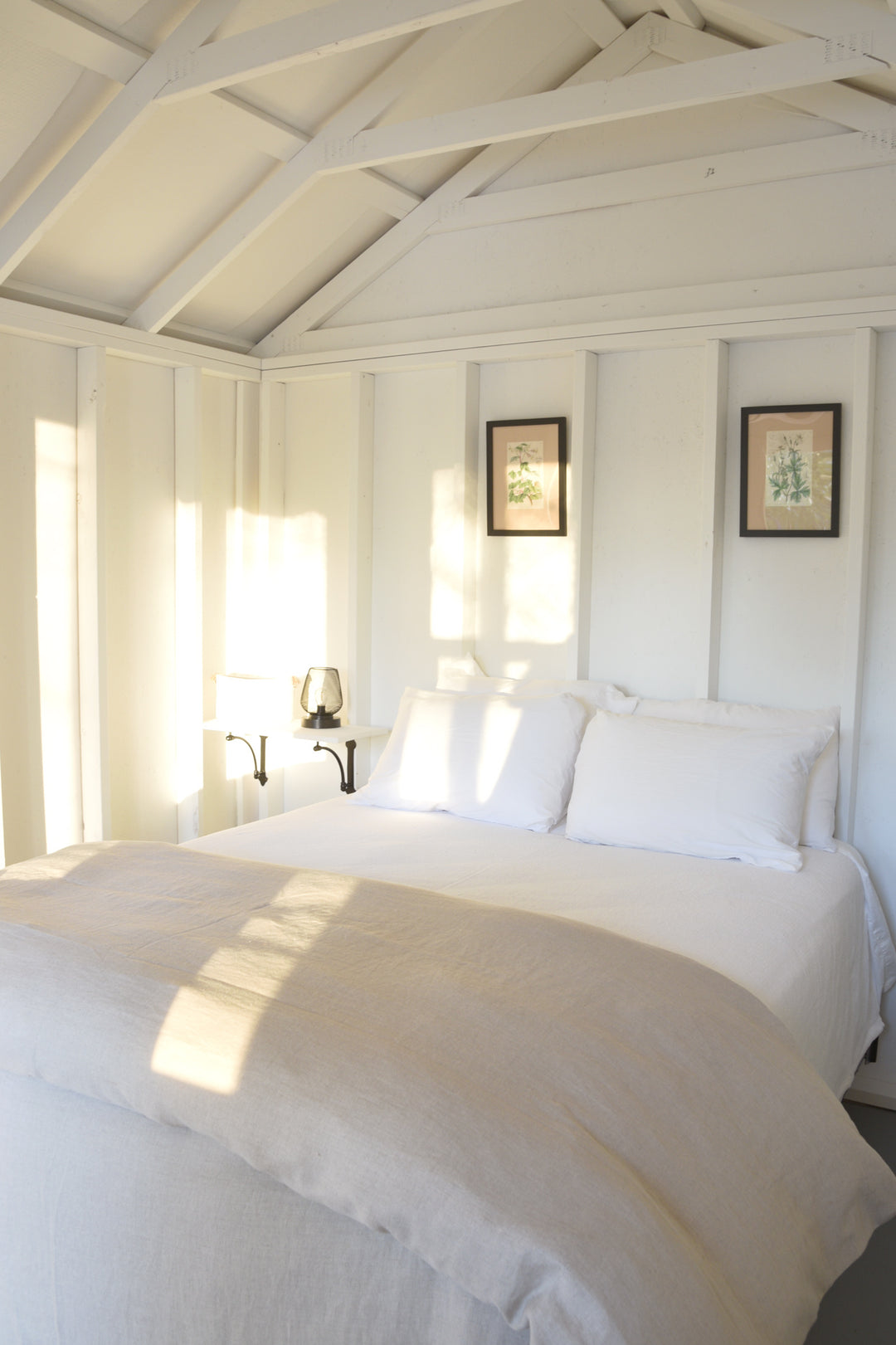 Queen cabin at Hunter Moon Homestead