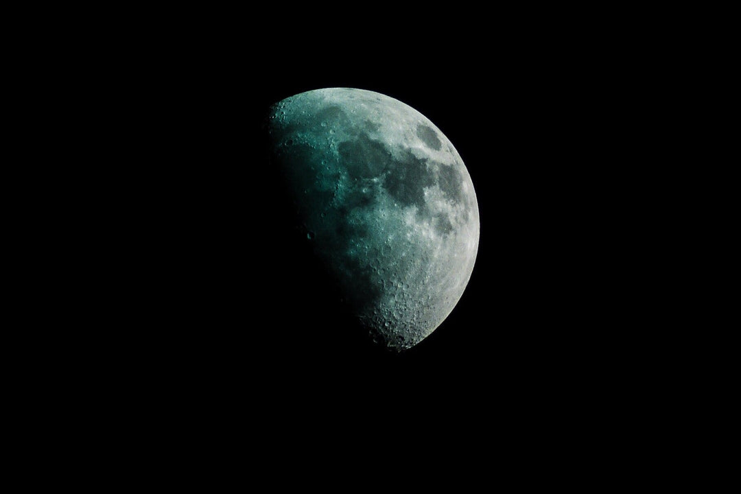 Waning Crescent Moon in Virgo