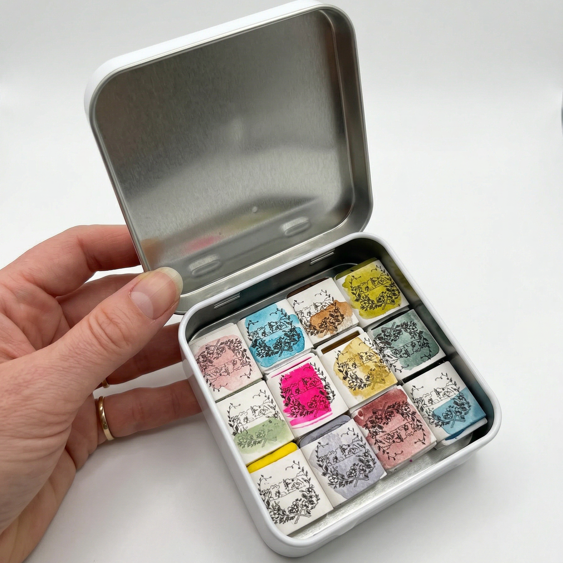 Georgia O'Keeffe inspired 12-pan watercolor paint set